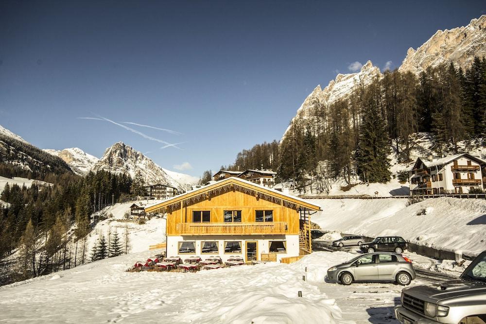 Dolomiti Lodge Alvera Cortina dʼAmpezzo Exteriér fotografie