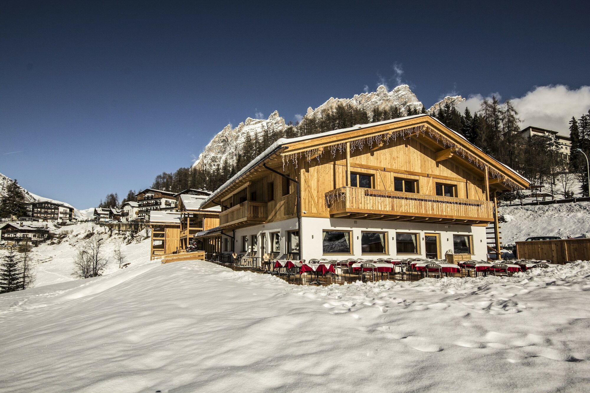 Dolomiti Lodge Alvera Cortina dʼAmpezzo Exteriér fotografie